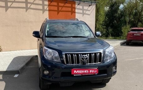 Toyota Land Cruiser Prado 150 рестайлинг 2, 2011 год, 3 450 000 рублей, 2 фотография