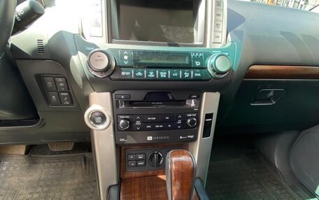 Toyota Land Cruiser Prado 150 рестайлинг 2, 2011 год, 3 450 000 рублей, 17 фотография