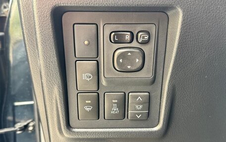 Toyota Land Cruiser Prado 150 рестайлинг 2, 2011 год, 3 450 000 рублей, 23 фотография