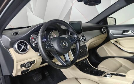 Mercedes-Benz GLA, 2016 год, 1 785 000 рублей, 14 фотография