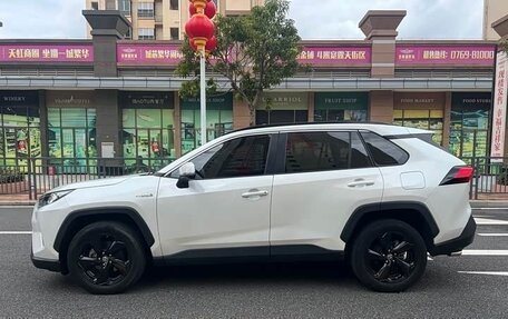 Toyota RAV4, 2021 год, 1 993 000 рублей, 14 фотография