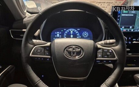 Toyota Highlander, 2023 год, 3 100 000 рублей, 6 фотография