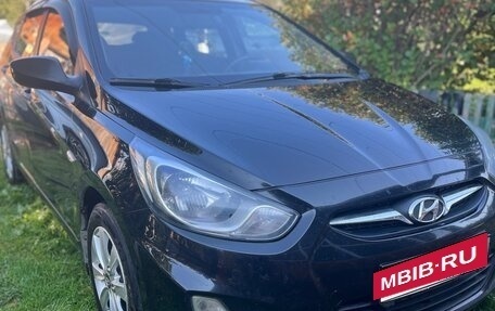 Hyundai Solaris II рестайлинг, 2011 год, 750 000 рублей, 2 фотография