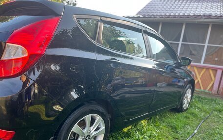 Hyundai Solaris II рестайлинг, 2011 год, 750 000 рублей, 5 фотография