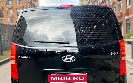 Hyundai H-1 II рестайлинг, 2015 год, 1 860 000 рублей, 5 фотография