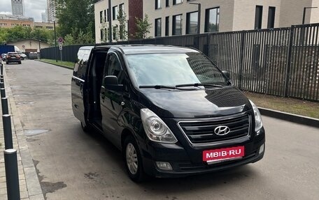 Hyundai H-1 II рестайлинг, 2015 год, 1 860 000 рублей, 14 фотография