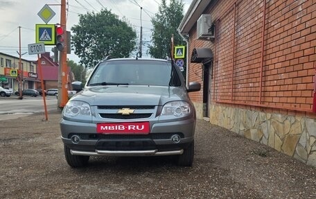 Chevrolet Niva I рестайлинг, 2015 год, 750 000 рублей, 2 фотография