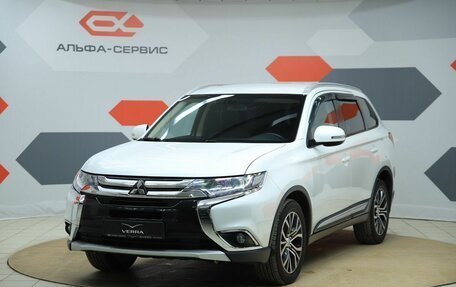 Mitsubishi Outlander III рестайлинг 3, 2018 год, 1 820 000 рублей, 1 фотография