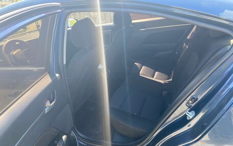 Hyundai Elantra VI рестайлинг, 2018 год, 1 390 000 рублей, 11 фотография