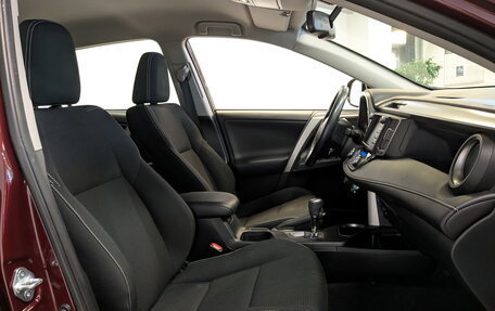 Toyota RAV4, 2017 год, 2 400 000 рублей, 24 фотография