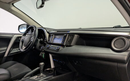 Toyota RAV4, 2017 год, 2 400 000 рублей, 21 фотография