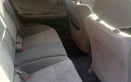 Nissan Avenir II, 2002 год, 320 000 рублей, 4 фотография