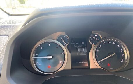 Toyota Land Cruiser Prado 150 рестайлинг 2, 2021 год, 6 500 000 рублей, 9 фотография
