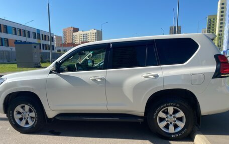 Toyota Land Cruiser Prado 150 рестайлинг 2, 2021 год, 6 500 000 рублей, 6 фотография