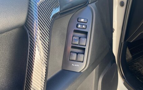 Toyota Land Cruiser Prado 150 рестайлинг 2, 2021 год, 6 500 000 рублей, 13 фотография
