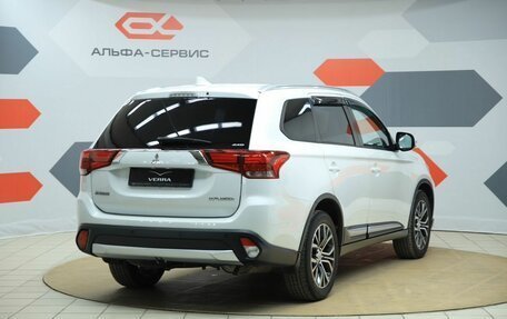 Mitsubishi Outlander III рестайлинг 3, 2018 год, 1 820 000 рублей, 5 фотография