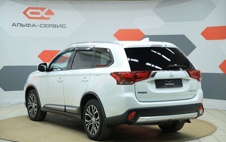 Mitsubishi Outlander III рестайлинг 3, 2018 год, 1 820 000 рублей, 7 фотография