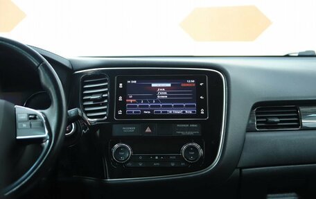Mitsubishi Outlander III рестайлинг 3, 2018 год, 1 820 000 рублей, 14 фотография