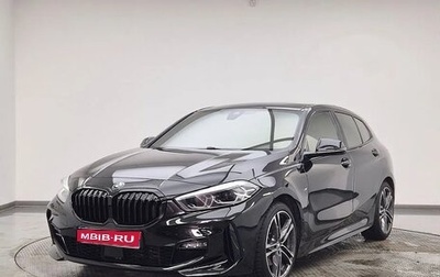 BMW 1 серия, 2022 год, 2 300 000 рублей, 1 фотография