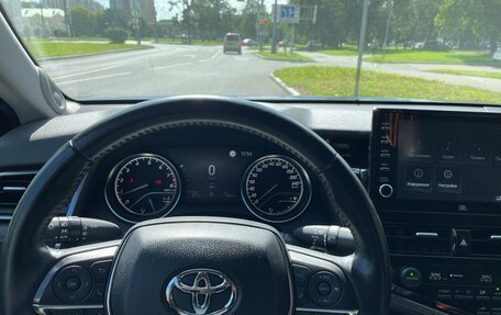 Toyota Camry, 2021 год, 3 300 000 рублей, 1 фотография