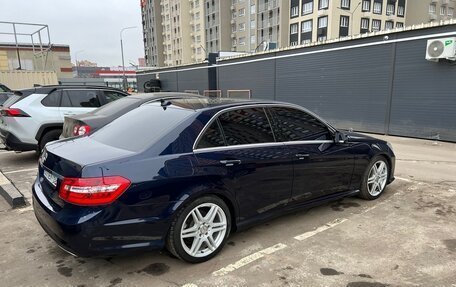 Mercedes-Benz E-Класс, 2012 год, 1 750 000 рублей, 2 фотография