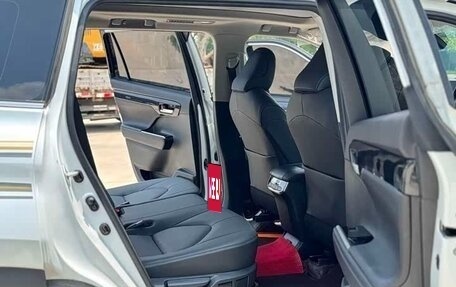 Toyota Highlander, 2022 год, 3 780 000 рублей, 8 фотография