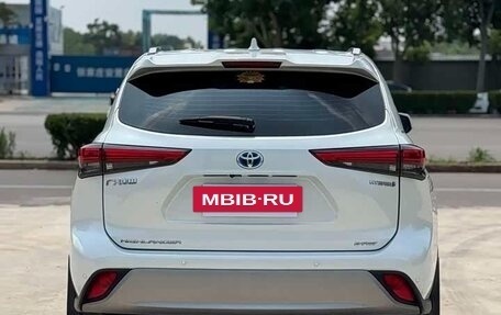Toyota Highlander, 2022 год, 3 780 000 рублей, 11 фотография