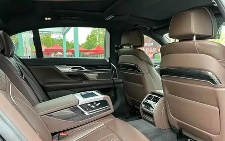 BMW 7 серия, 2022 год, 5 700 000 рублей, 16 фотография