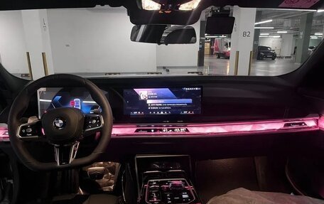 BMW 7 серия, 2025 год, 14 100 000 рублей, 10 фотография