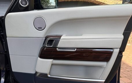 Land Rover Range Rover IV рестайлинг, 2015 год, 5 300 000 рублей, 25 фотография