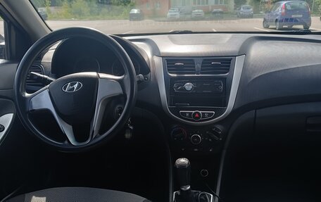 Hyundai Solaris II рестайлинг, 2011 год, 580 000 рублей, 8 фотография