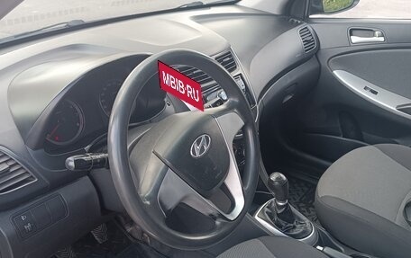 Hyundai Solaris II рестайлинг, 2011 год, 580 000 рублей, 9 фотография