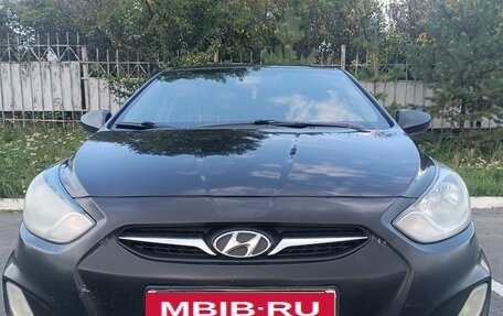 Hyundai Solaris II рестайлинг, 2011 год, 580 000 рублей, 3 фотография