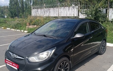 Hyundai Solaris II рестайлинг, 2011 год, 580 000 рублей, 2 фотография