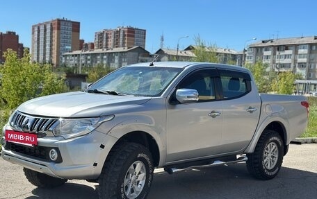 Mitsubishi L200 IV рестайлинг, 2015 год, 1 500 000 рублей, 10 фотография
