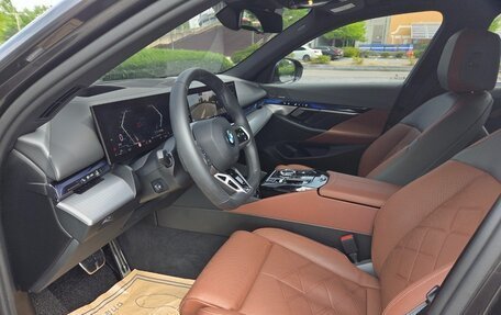 BMW 5 серия, 2024 год, 6 720 000 рублей, 8 фотография