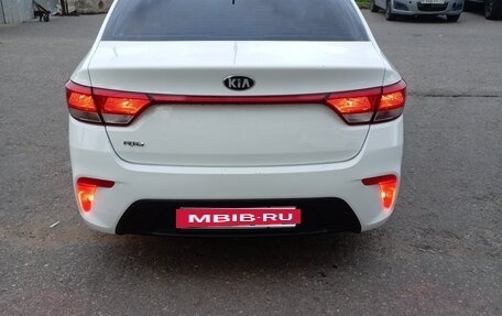 KIA Rio IV, 2018 год, 860 000 рублей, 5 фотография