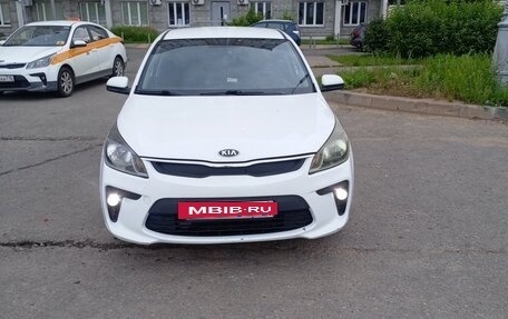 KIA Rio IV, 2018 год, 860 000 рублей, 16 фотография