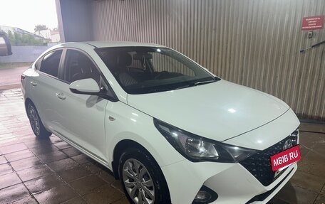 Hyundai Solaris II рестайлинг, 2020 год, 1 350 000 рублей, 4 фотография