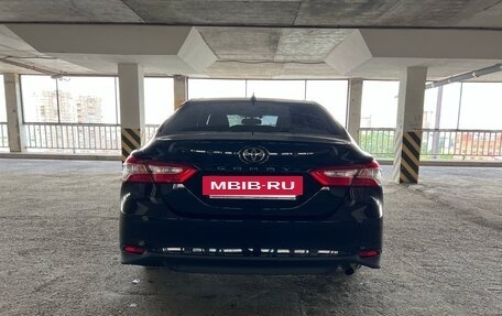 Toyota Camry, 2021 год, 2 300 000 рублей, 5 фотография