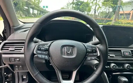 Honda Accord IX рестайлинг, 2022 год, 1 975 000 рублей, 12 фотография
