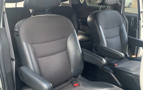 Honda Elysion I, 2011 год, 2 050 000 рублей, 10 фотография