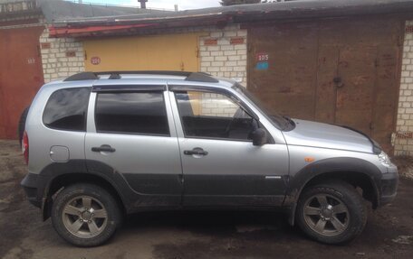 Chevrolet Niva I рестайлинг, 2010 год, 340 000 рублей, 4 фотография