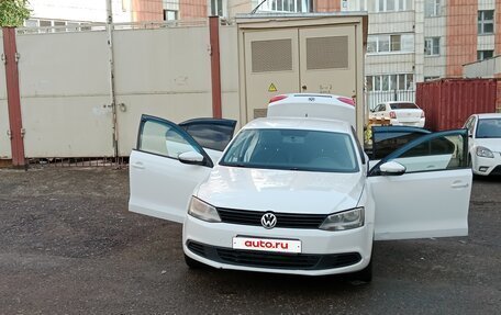 Volkswagen Jetta VI, 2014 год, 1 077 000 рублей, 3 фотография