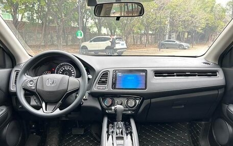 Honda Vezel, 2021 год, 1 250 000 рублей, 8 фотография