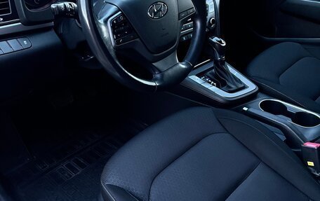 Hyundai Elantra VI рестайлинг, 2017 год, 1 470 000 рублей, 13 фотография