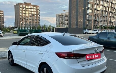 Hyundai Elantra VI рестайлинг, 2017 год, 1 470 000 рублей, 7 фотография