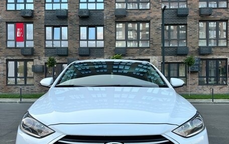 Hyundai Elantra VI рестайлинг, 2017 год, 1 470 000 рублей, 10 фотография