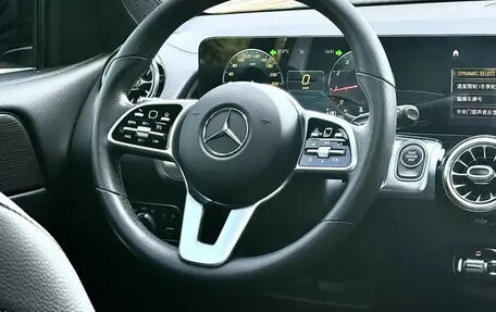 Mercedes-Benz GLB, 2022 год, 2 300 000 рублей, 5 фотография