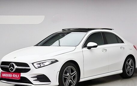 Mercedes-Benz A-Класс, 2022 год, 2 660 000 рублей, 2 фотография
